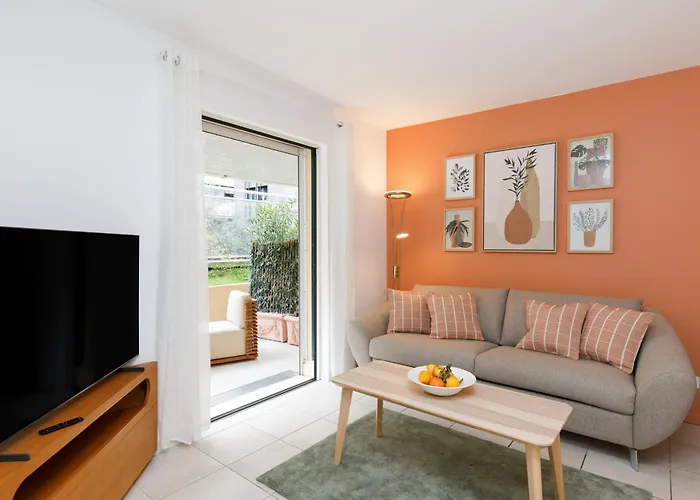Cote Croisette Luxe - 2Bdr 2 Bthr 2 Toilets -Terrace, Ac, Parking & Lift