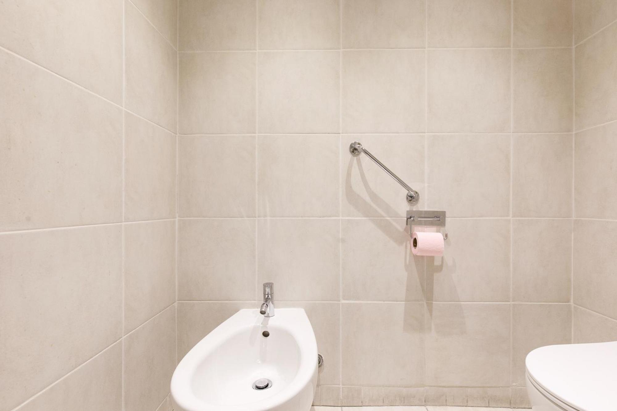 Appartamento Cote Croisette Luxe - 2bdr 2 Bthr 2 Toilets - Terrace, Ac, Parking & Lift *