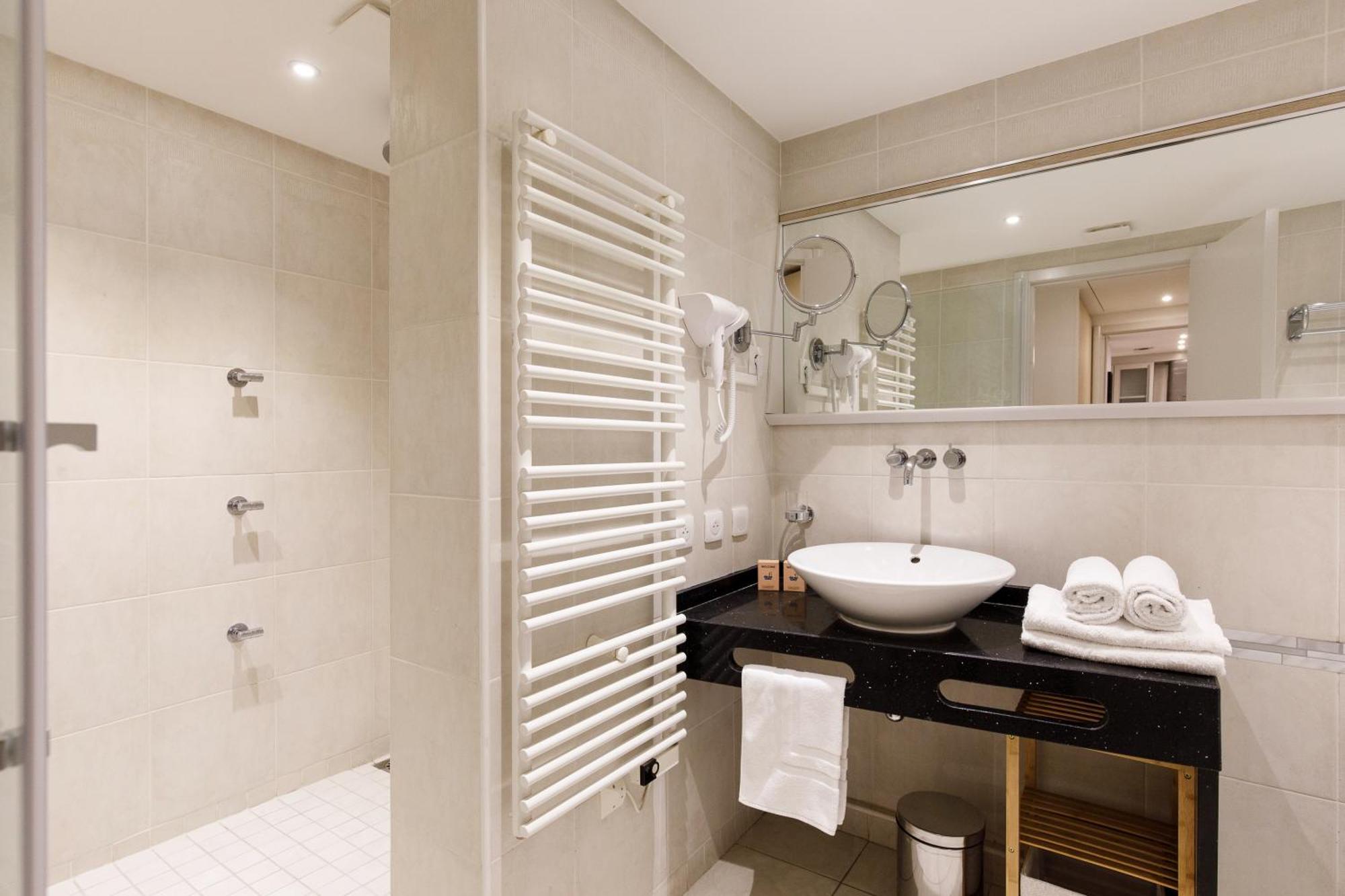 Cote Croisette Luxe - 2bdr 2 Bthr 2 Toilets -terrace, Ac, Parking & Lift