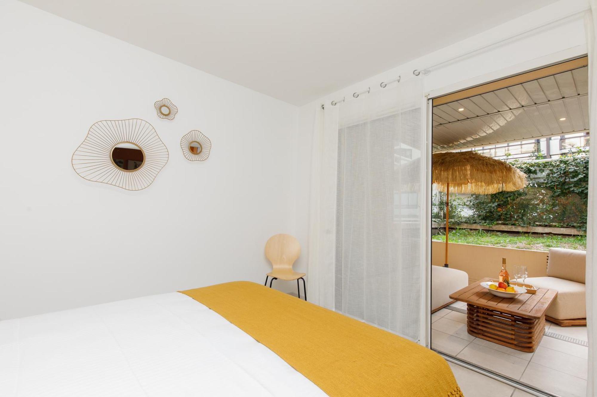 Cote Croisette Luxe - 2bdr 2 Bthr 2 Toilets - Terrace, Ac, Parking & Lift *