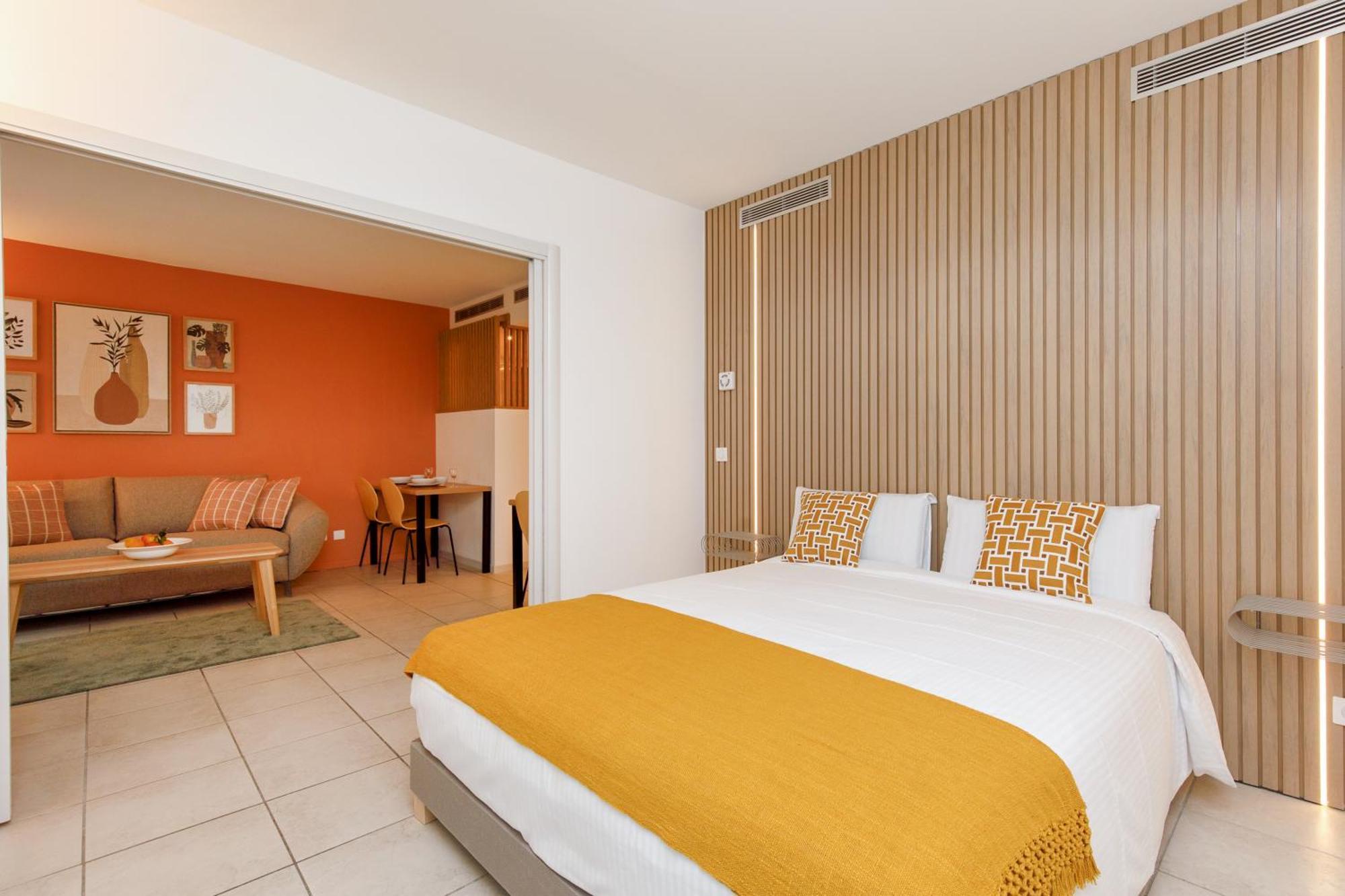 Cote Croisette Luxe - 2bdr 2 Bthr 2 Toilets - Terrace, Ac, Parking & Lift Appartamento Cannes