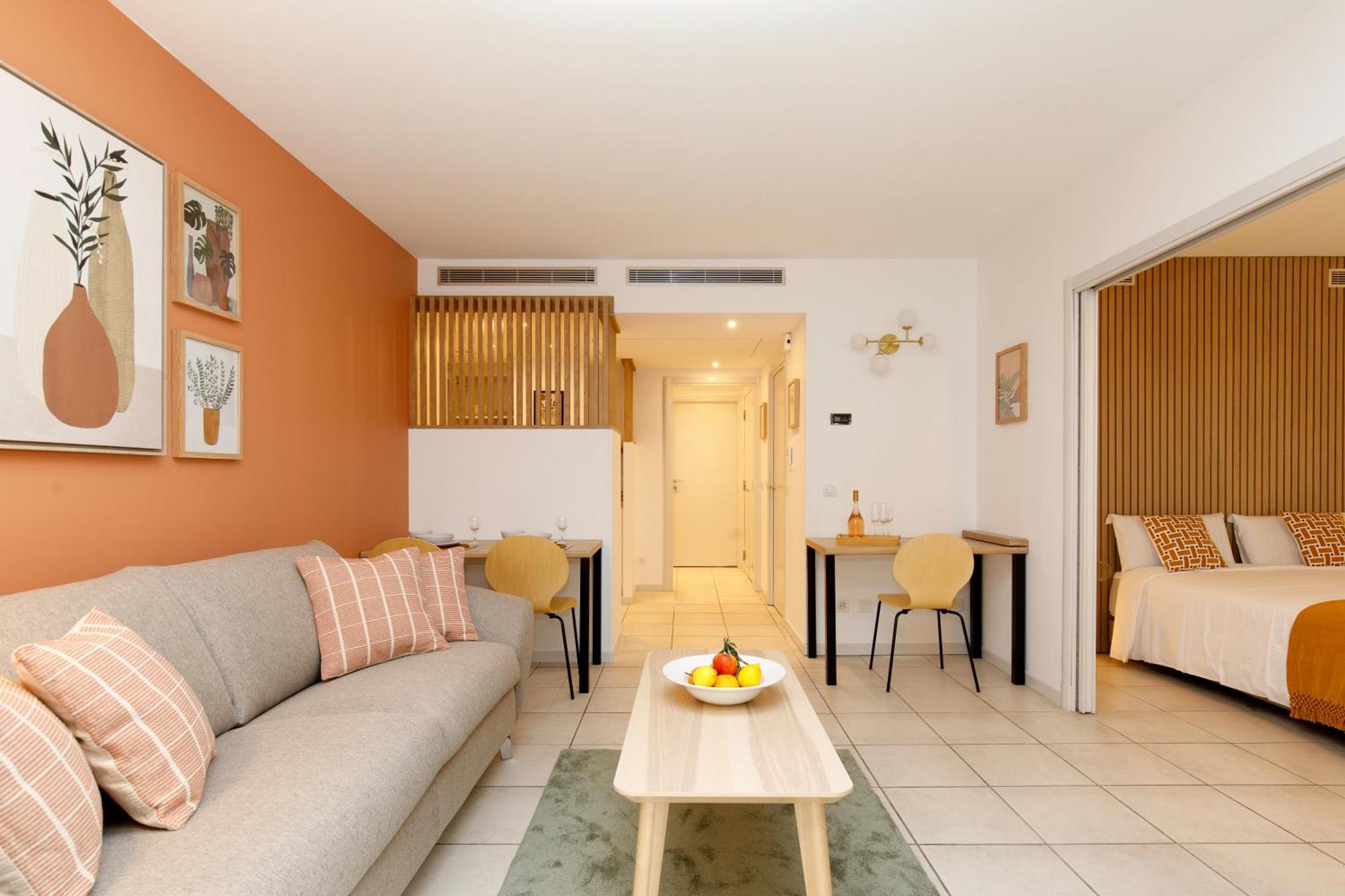 Cote Croisette Luxe - 2bdr 2 Bthr 2 Toilets - Terrace, Ac, Parking & Lift Appartamento Cannes
