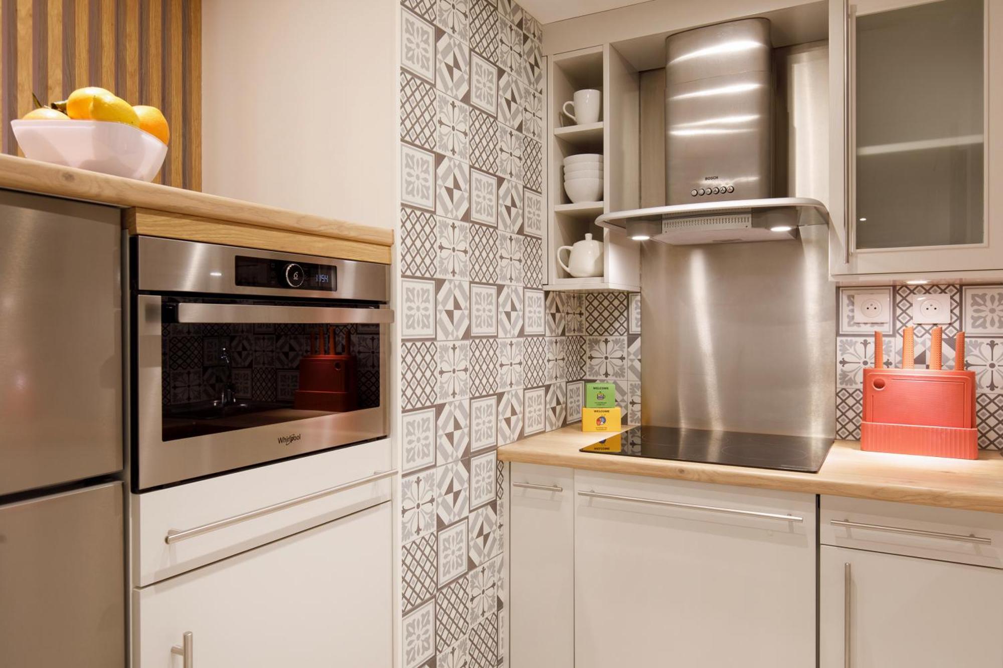 Cote Croisette Luxe - 2bdr 2 Bthr 2 Toilets -terrace, Ac, Parking & Lift Cannes